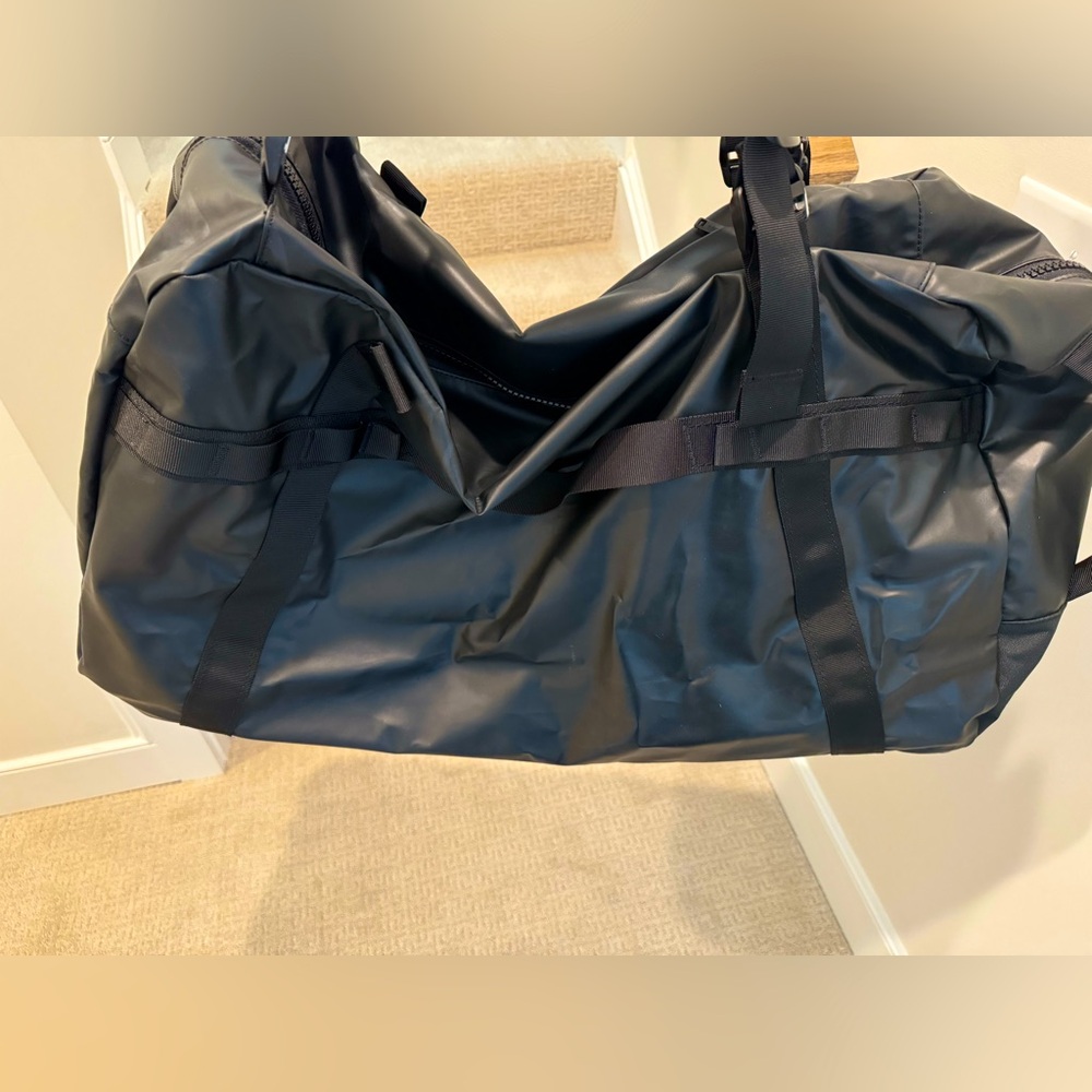 AWAY 70L duffle / backpack black